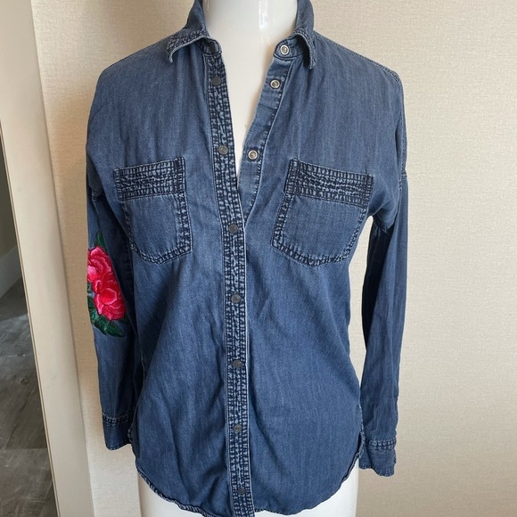 Express Light Denim Shirt - Picture 1 of 6